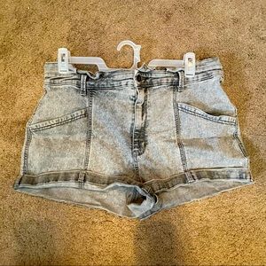 Light grey denim shorts. Size 16. Universal Thread.